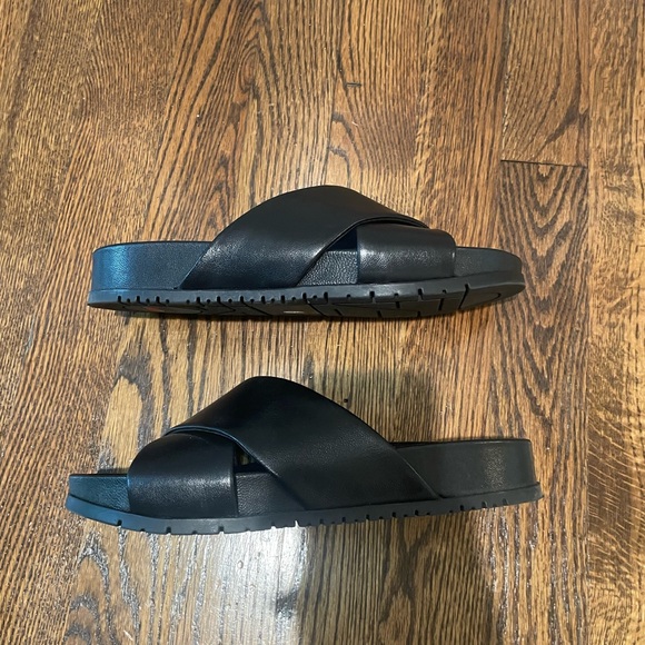 Rockport Women's Black Slide Sandals - Picture 7 of 9